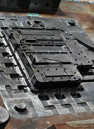 die-casting-tooling the moving plate of die casting tooling
